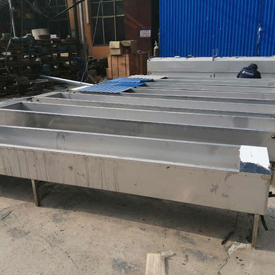 Chiều dài 4m 465L Máng uống cho động vật Nước chống nóng