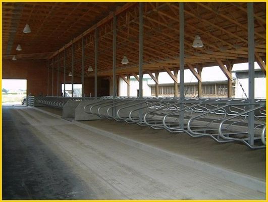 Đối đầu Loại 1,30m / bò Hàng rào Chuồng trại không có gia súc Kích thước có thể điều chỉnh